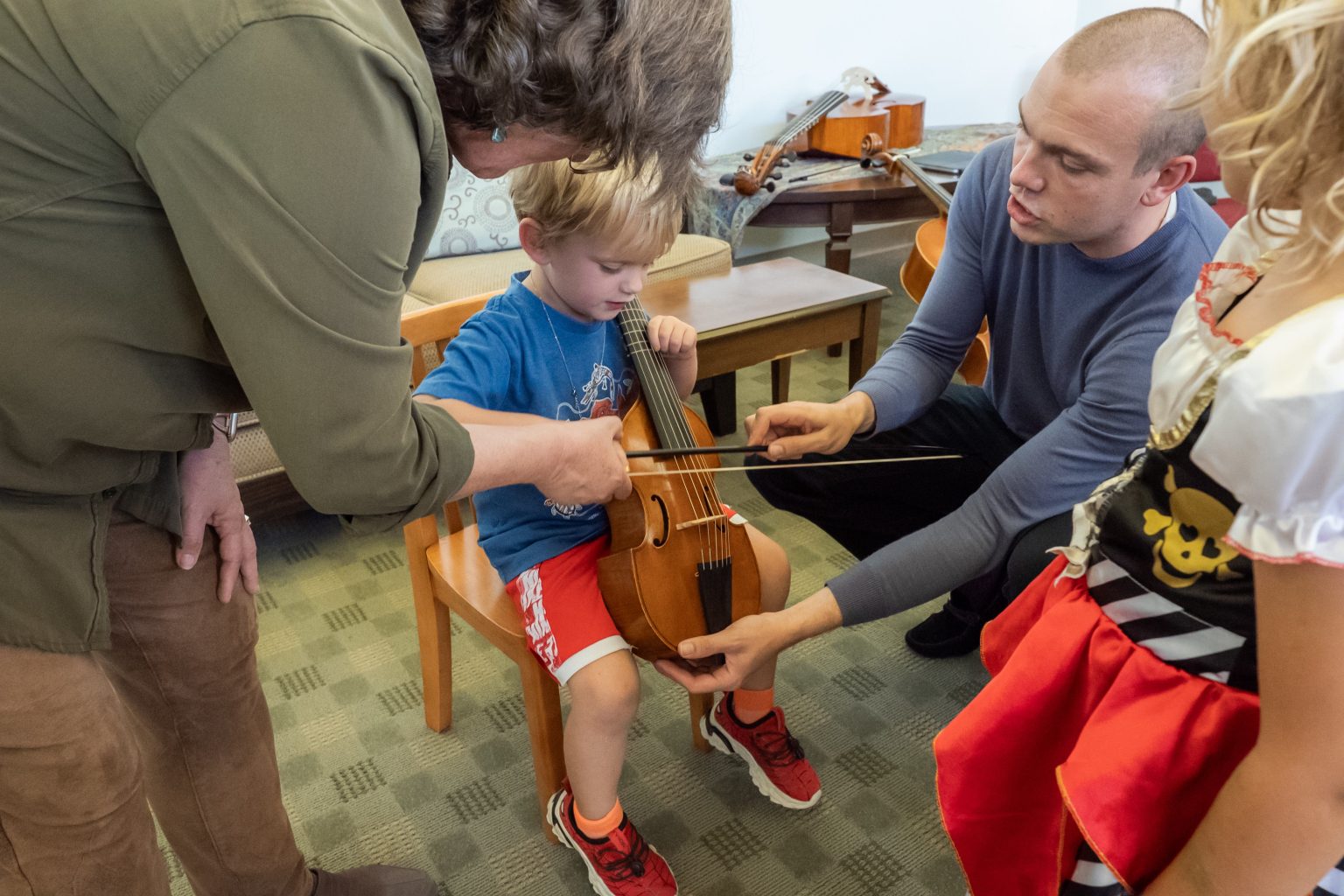 Gallery 1 - small children trying a treble voil